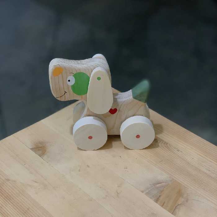 سگ چوبی چرخ دار 