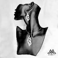 پلاک گردنبند و گوشواره اسم نرگس 1 جنس استیل مرغوب رنگ ثابت ضد حساسیت و کم وزن 