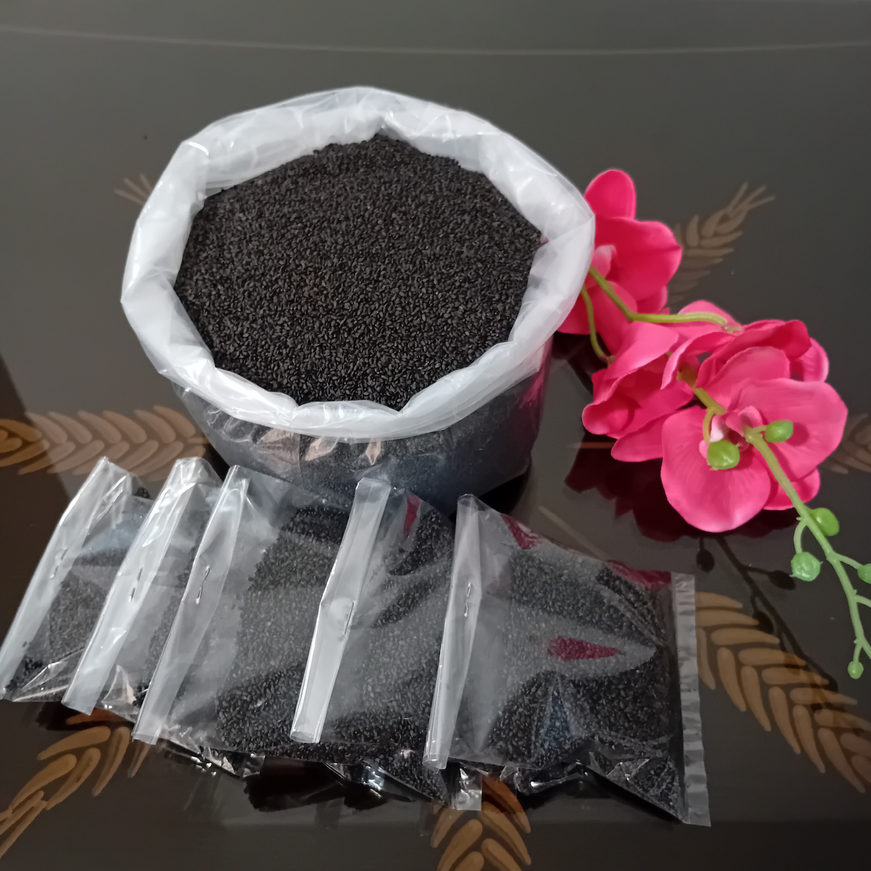 تخم شربتی اعلا فوتکا در بسته 300گرمی با کیفیت و مرغوب