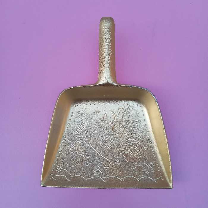 خاک انداز روحی رنگ طلایی  طرح برجسته