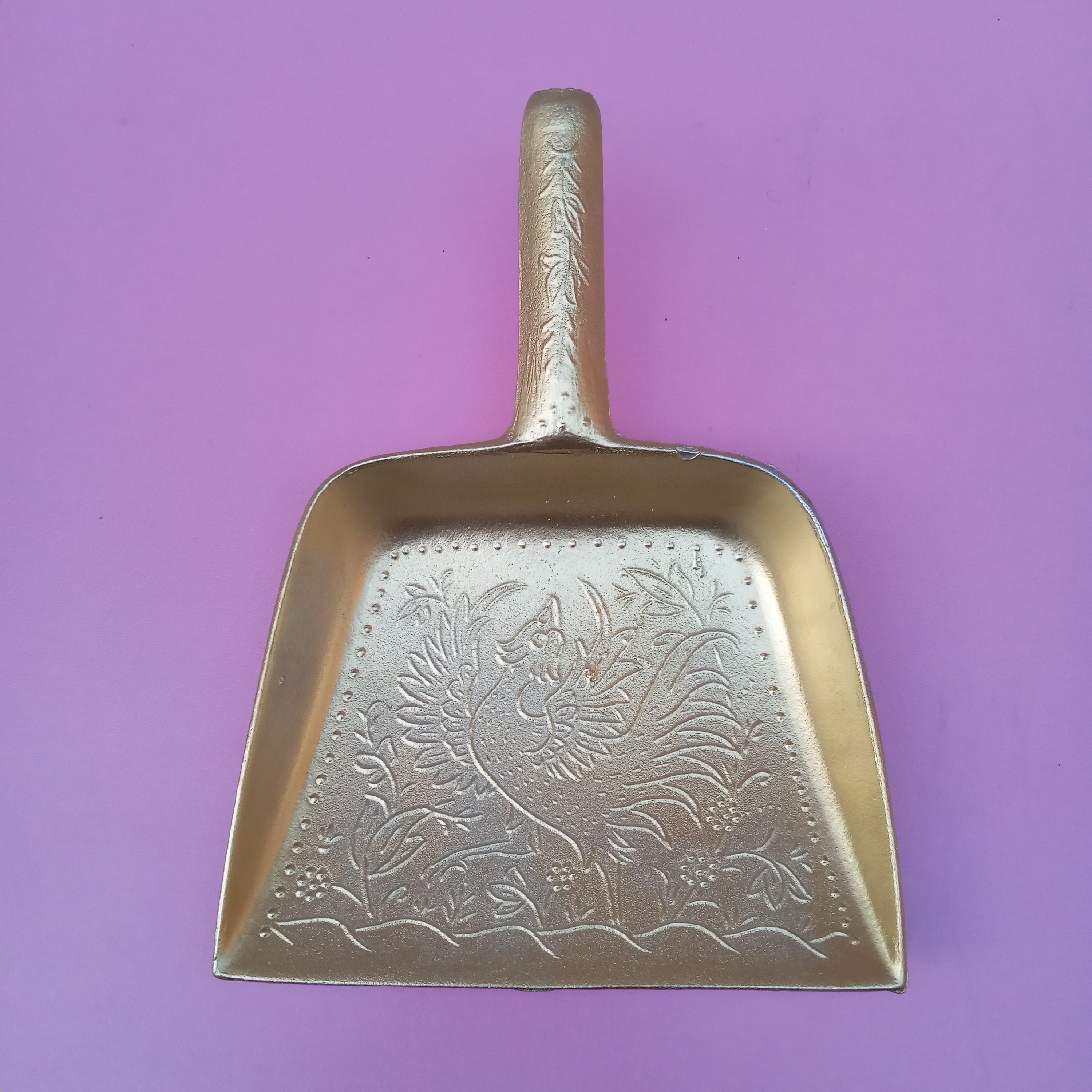 خاک انداز روحی رنگ طلایی  طرح برجسته