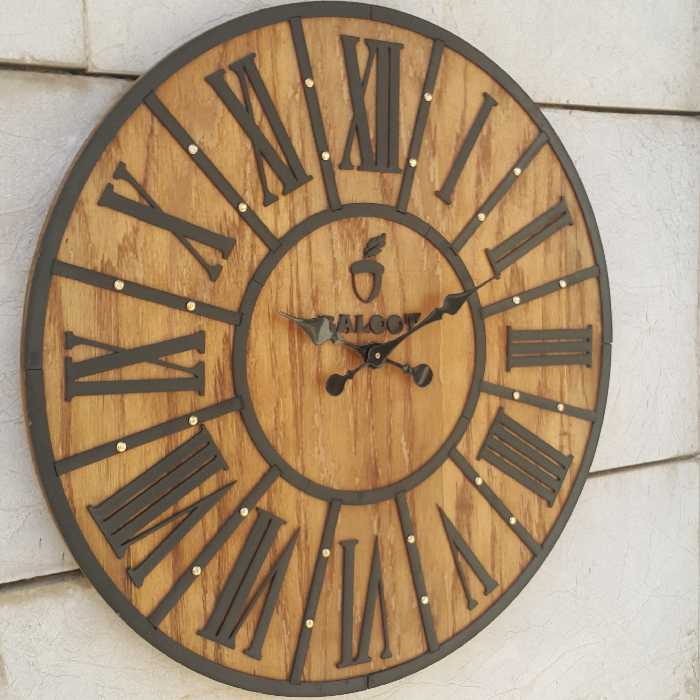 ساعت دیواری چوبی بلوط  مدل  آتن ( Athens ) قطر 60  سانتیمتر و موتور تایوانی با نگین های فلزی طلایی
