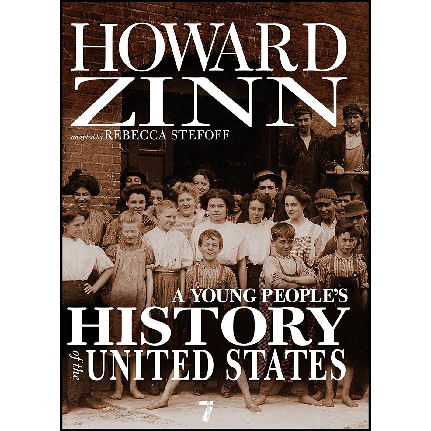 کتاب A Young People ;s History of the United States اثر Howard Zinn and Rebecca Stefoff انتشارات Triangle Square