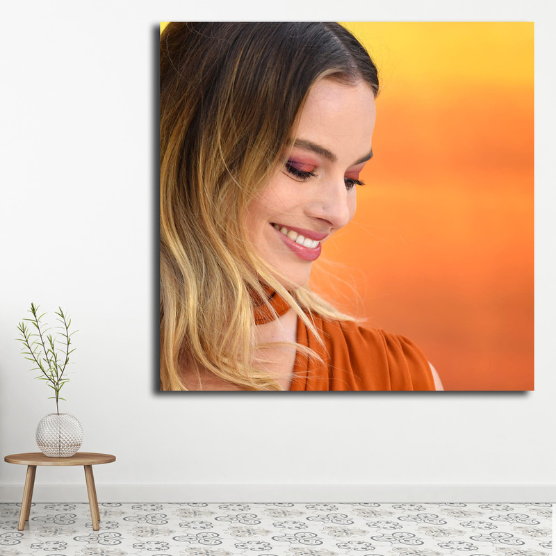 تابلو شاسی مدل مارگو رابی کد 20 | دنیای قاب