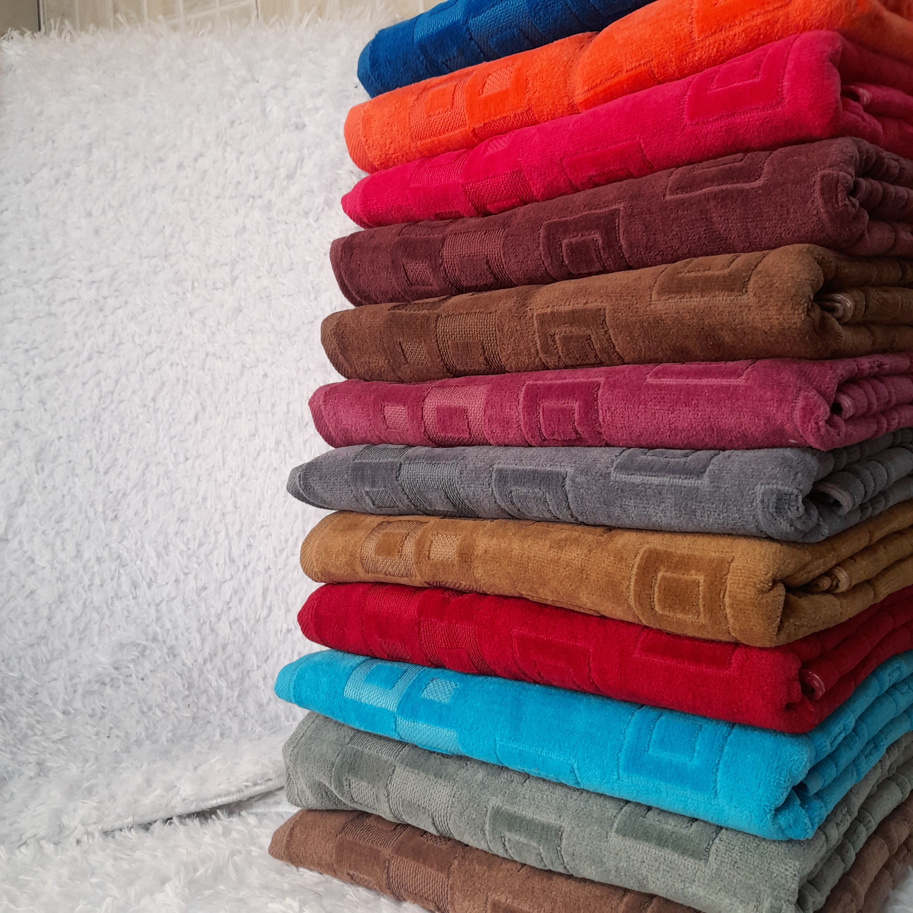 حوله حمامی  سایز متوسط طرح هندسی