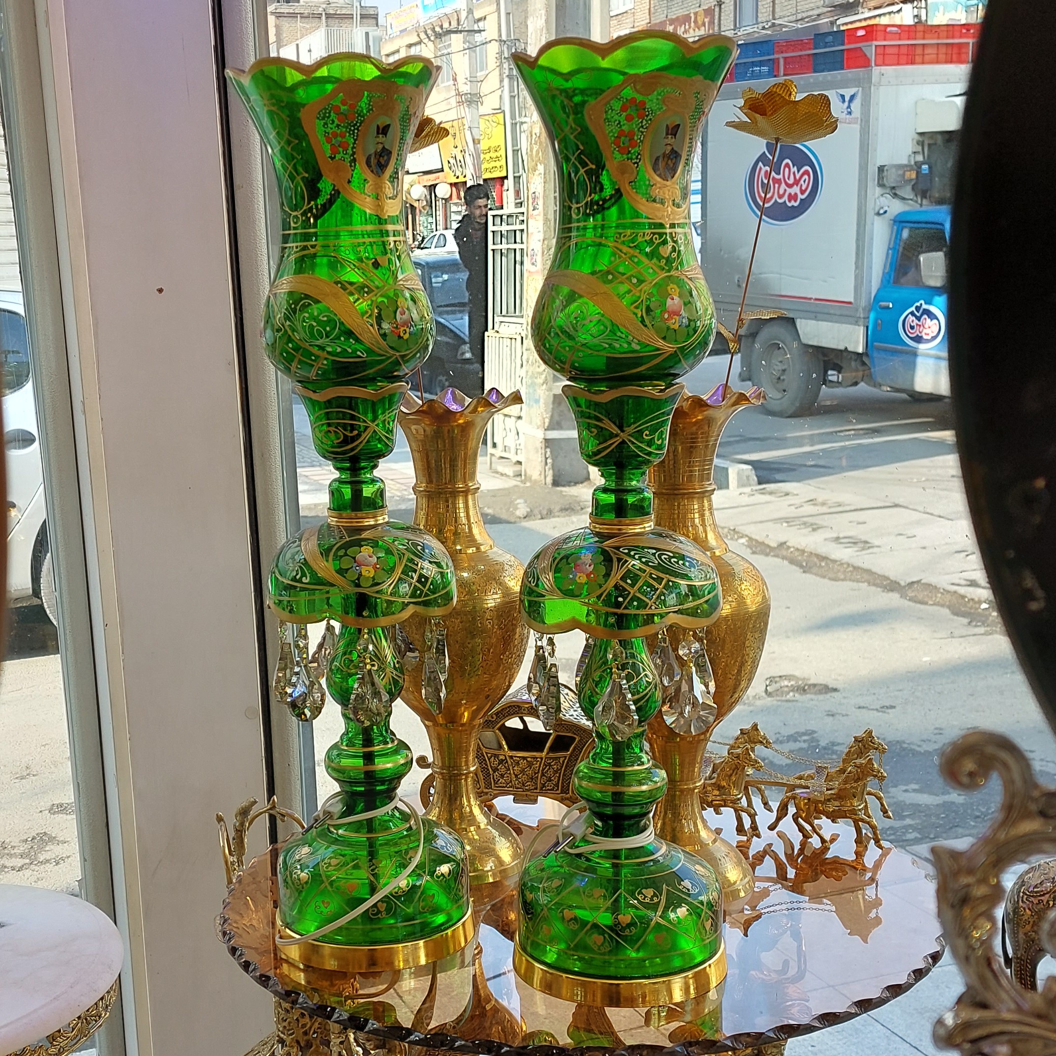 شمعدان لاله عباسی تراش  درجه یک سایز 66 و 50 رنگ ثابت رنگ بندی قرمز زرد سبز فیروزه و غیره