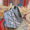 کیف دوشی دست دوز زنانه مدل نیک ثمر