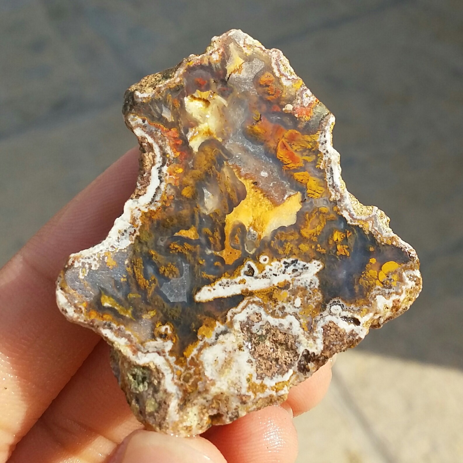 اسلایس سنگ راف عقیق منظره بسیار زیبا و خاص 100 در 100 طبیعی  شاهکار خلقت
کد 12120