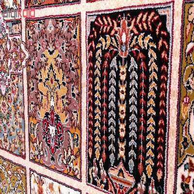 فرش ماشینی زمرد مشهد طرح خشتی مدل ترنج زمینه کرم