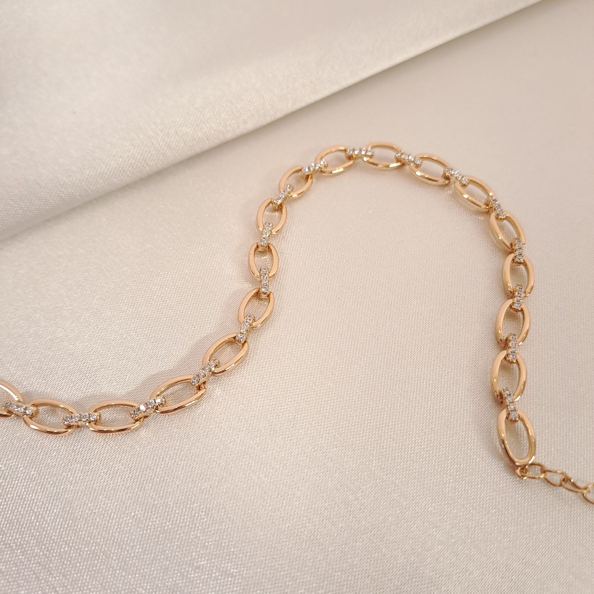 دستبند ژوپینگ طلایی رنگ ثابت ضدحساسیت