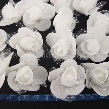 گل فومی باز تور دار سفید بسته ای