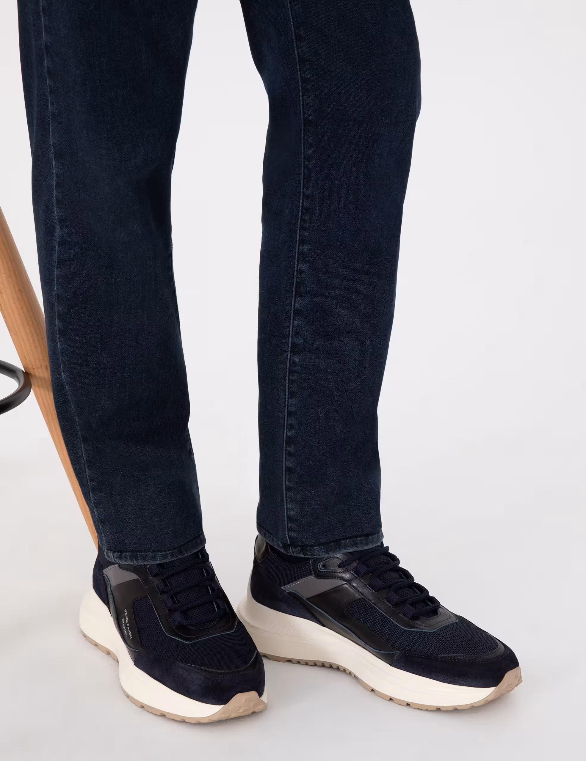 کفش کتانی و اسپرت مردانه سرمه ای پیرکاردین - فروشگاه لباس شهرمون