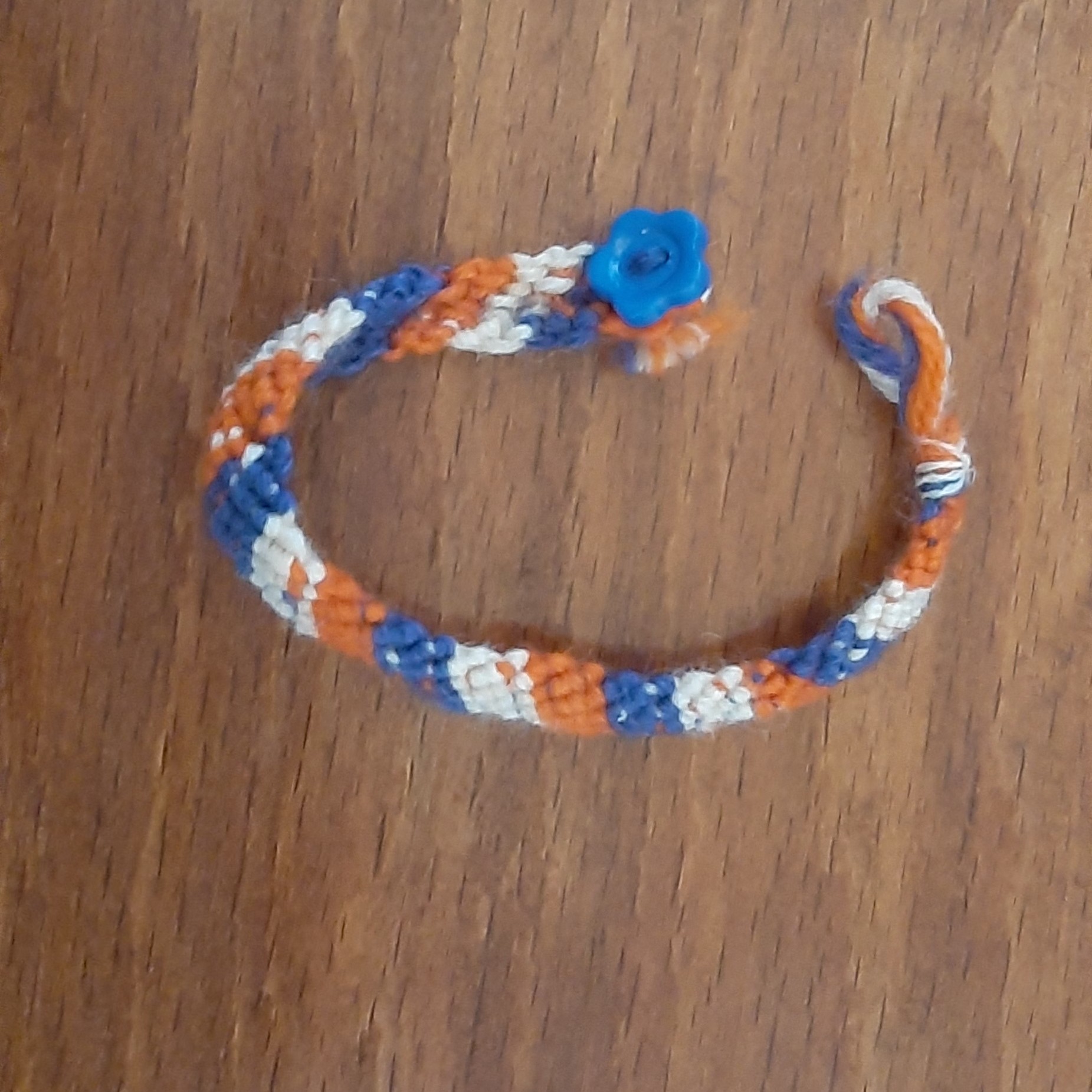 دستبند بافتنی