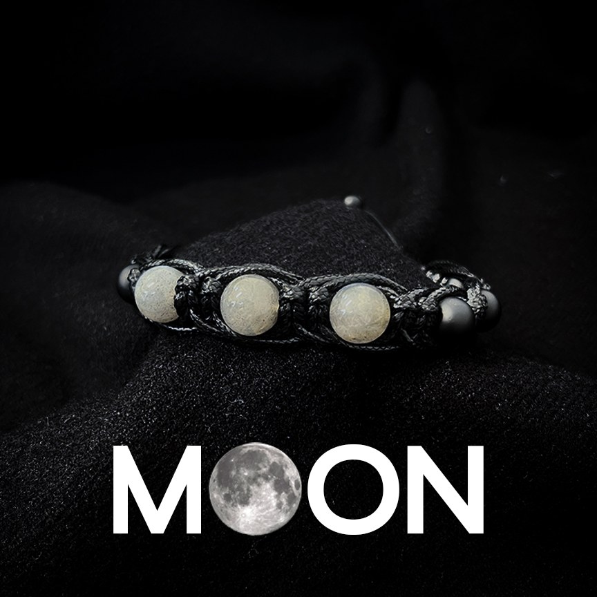 دستبند طرح moon ، چرم  اصل و سنگ لابرادوریت 