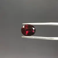 نگین گارنت قرمز طبیعی 250386
