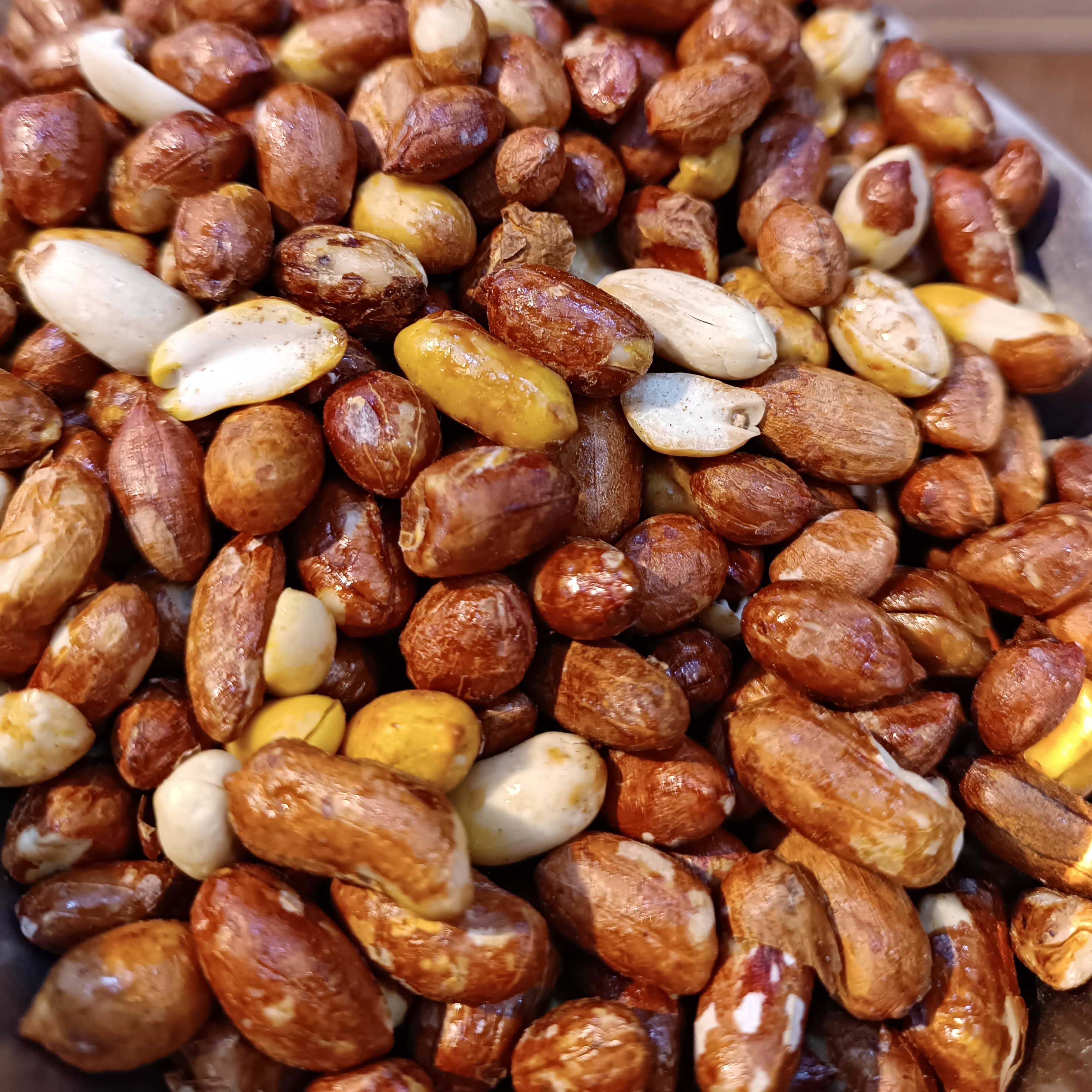 مغز بادام زمینی خارجی بوداده