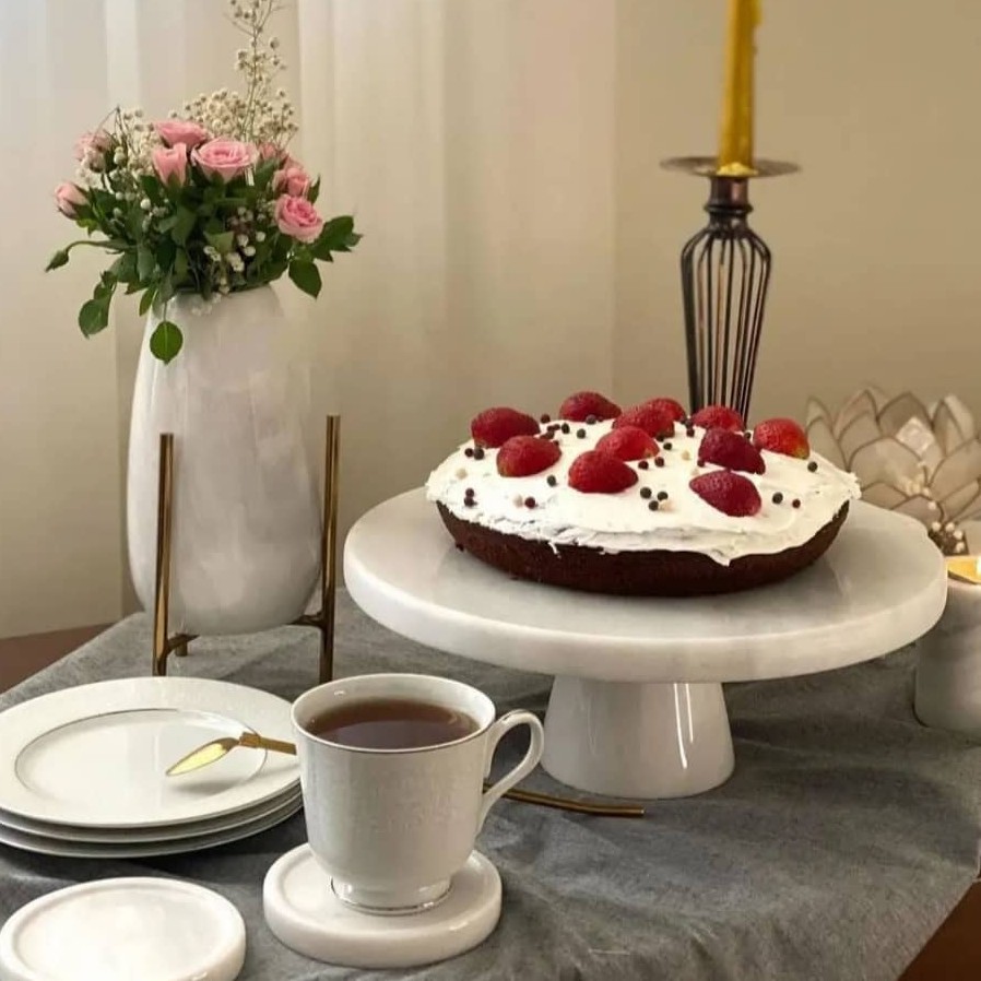گلدان و شیرینی خوری پایه دار