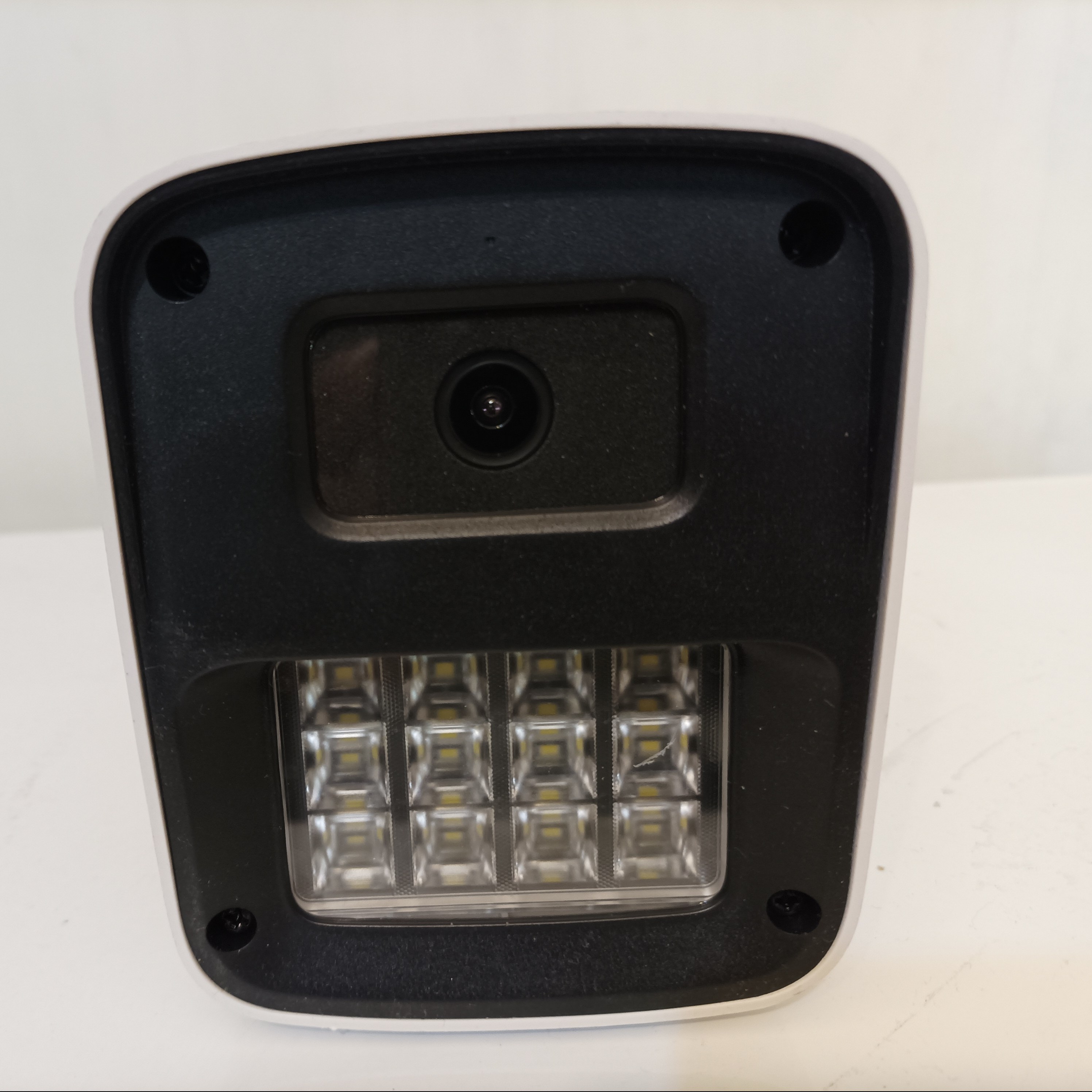 دوربین 2 مگاپیکسل کی ویو کیس پلاستیکی ، بزرگ  و پروژکتور دار  دید در شب رنگی 