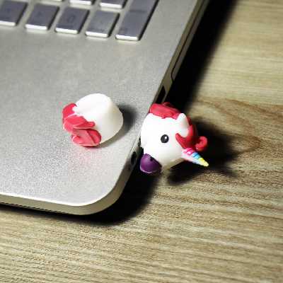 فلش مموری طرح اسب تک شاخ مدل DAYA1124 ظرفیت 32 گیگابایت