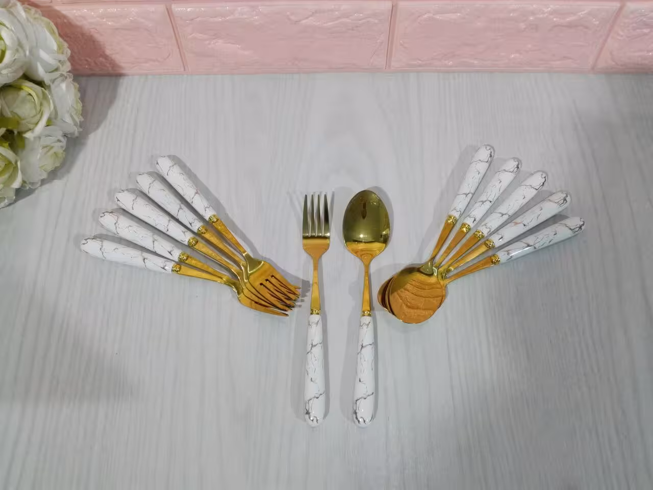 قاشق و چنگال دسته سرامیک طلایی ماربل