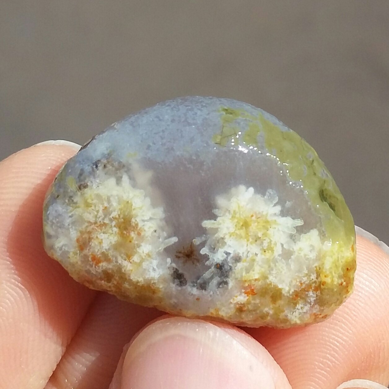 سنگ راف خام عقیق باباقوری چشم دار مژه ای موکول دار رحمانی بسیار قوی درشت برش نخورده 100 در 100 طبیعی شاهکار خلقت
کد10933