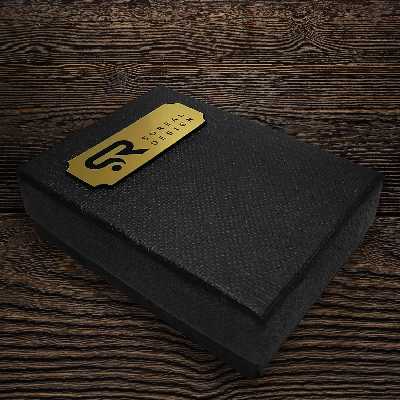 گردنبند سورئال دیزاین طرح آدم فضایی