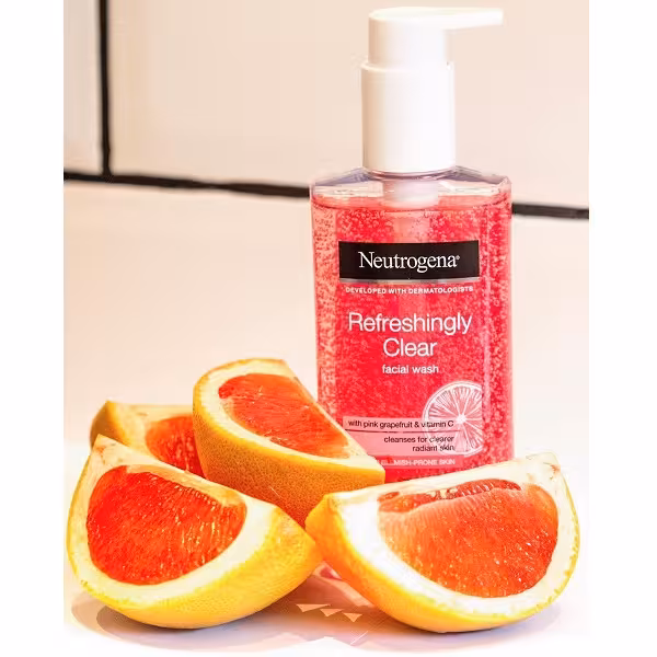 ژل شستشوی صورت عصاره گریپ فروت نوتروژینا