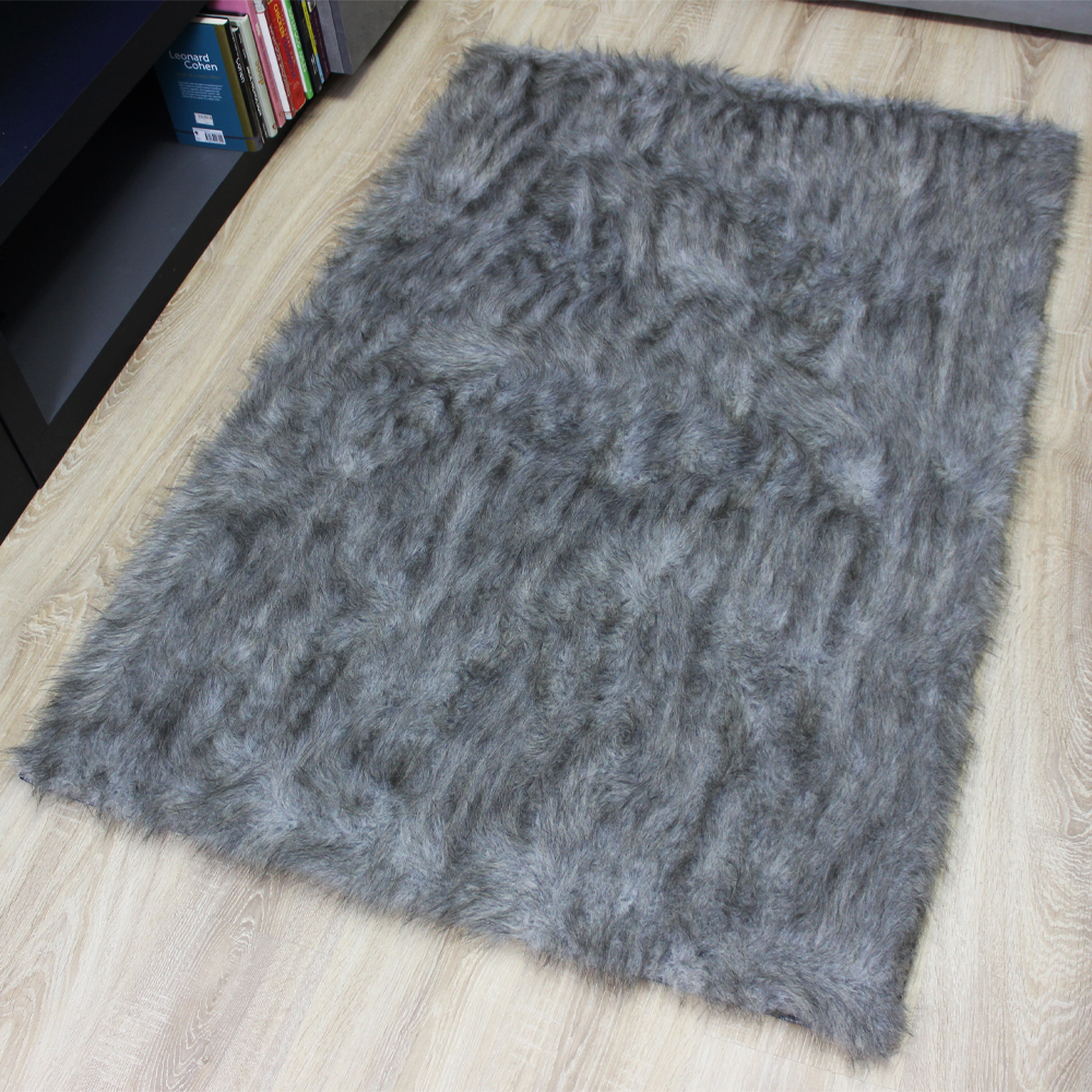 فرش ماشینی شاران هوم طرح خز فانتزی پوست گرگی مدل فنسی