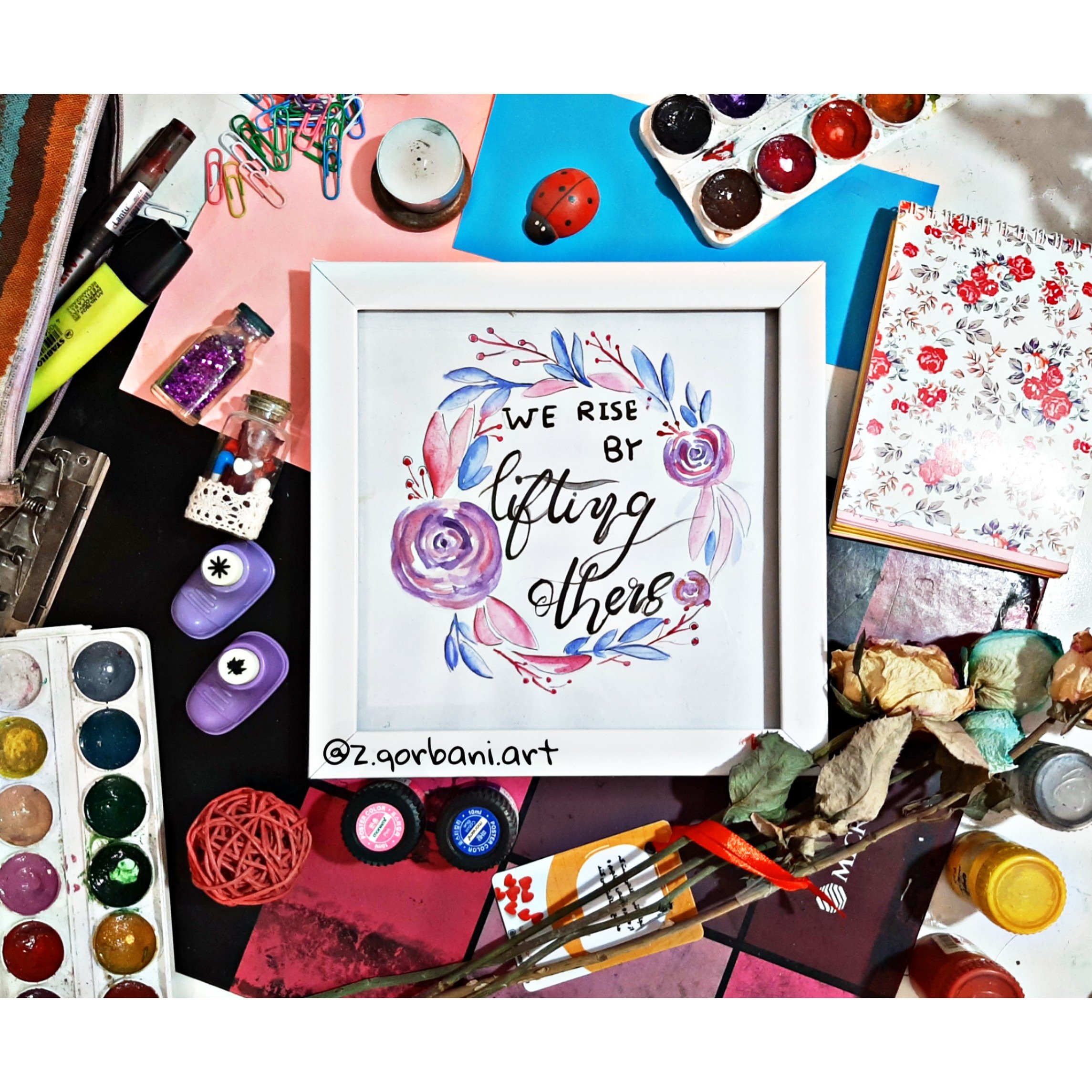 قاب نقاشی حلقه گل