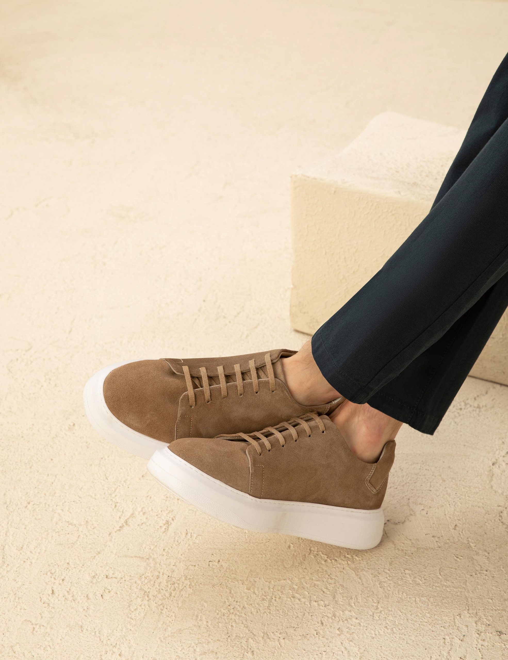 کفش روزمره مردانه بژ پیرکاردین - فروشگاه لباس شهرمون