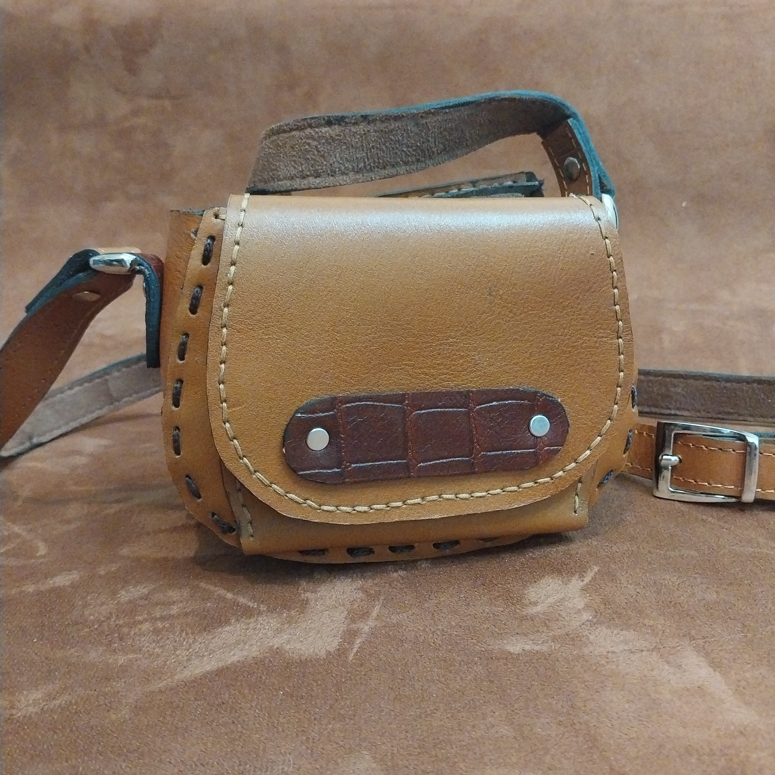 کیف چرمی رو دوشی دخترانه دستدوز و با کیفیت