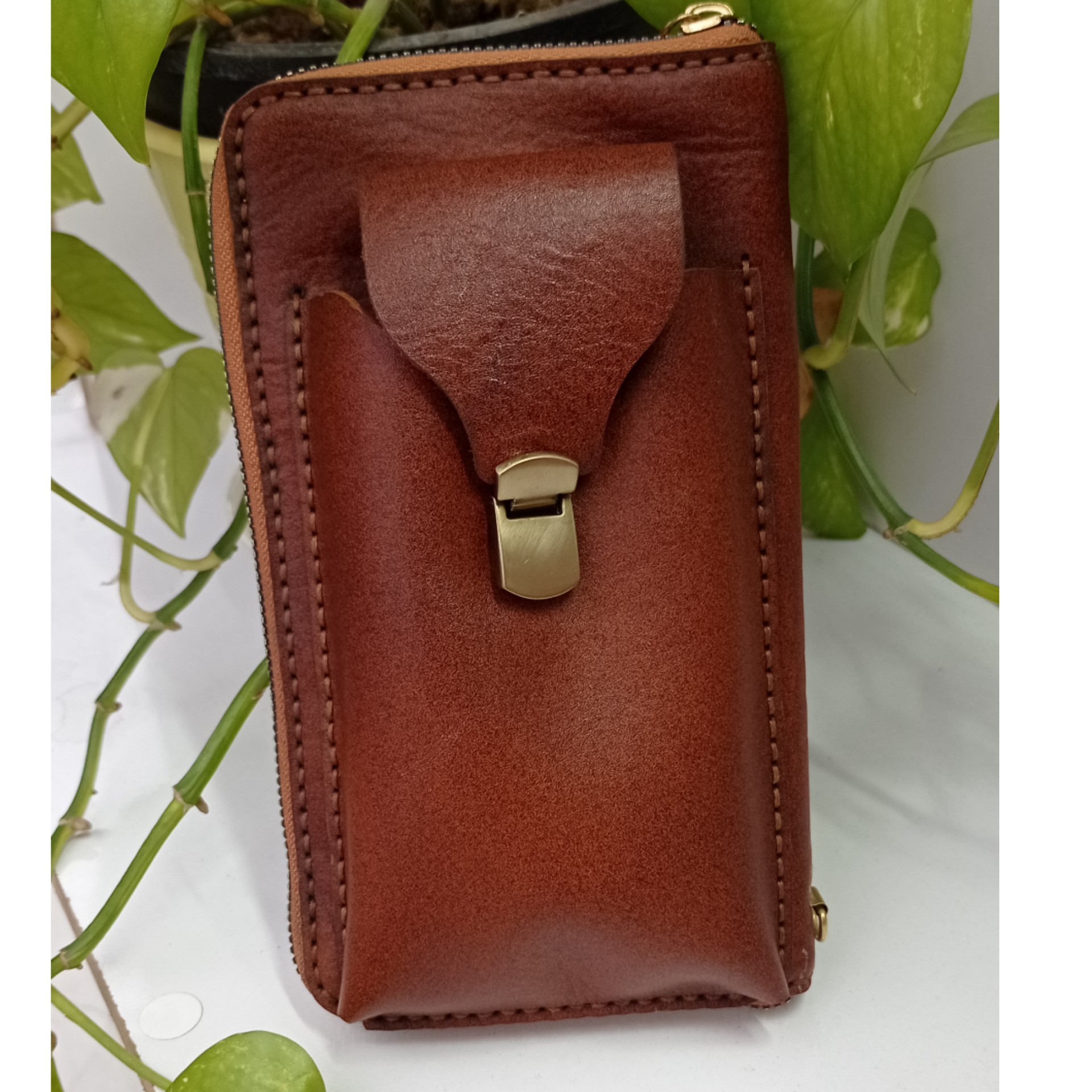 کیف پول چرم طبیعی دور زیپ دار ... با داشتن جای موبایل 