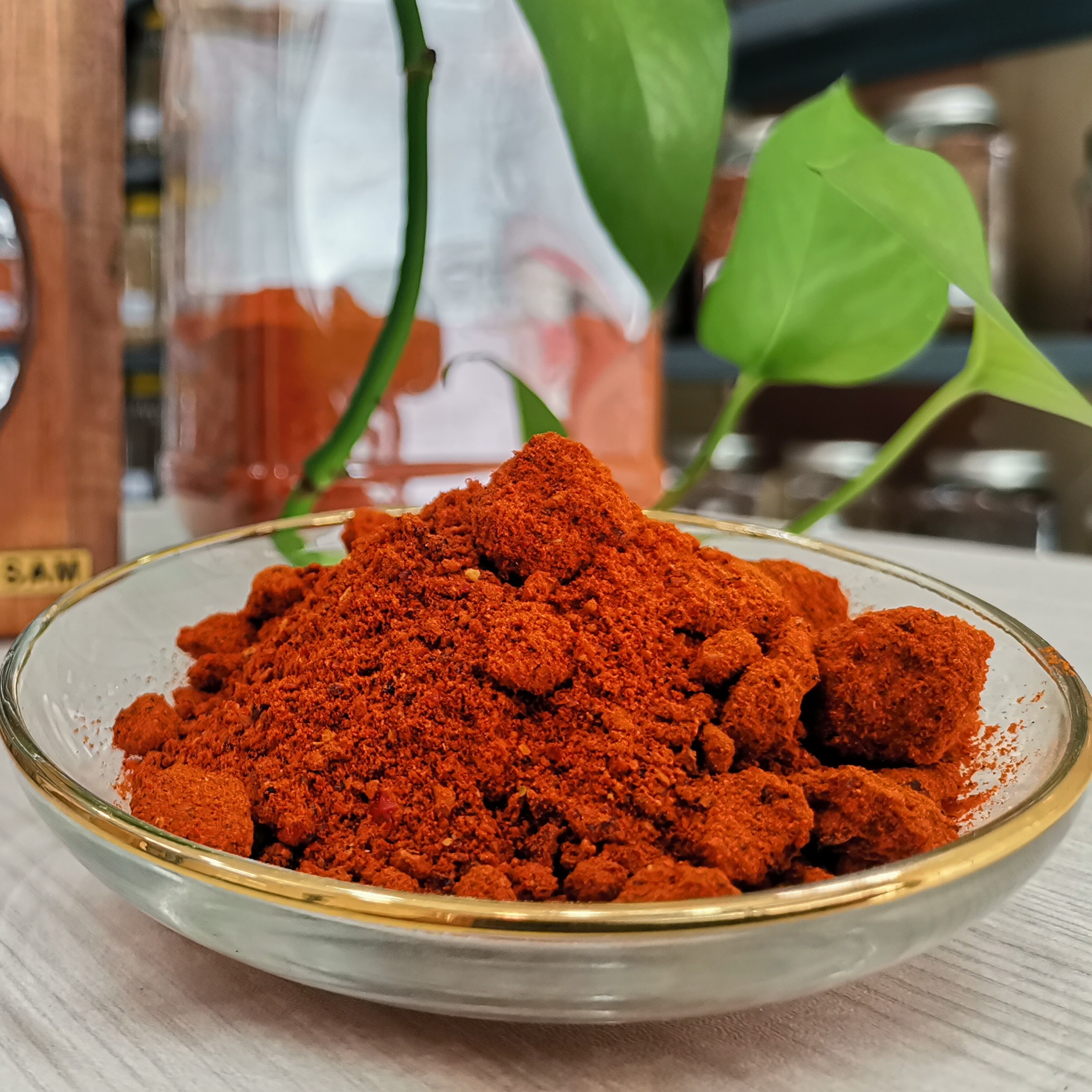 پاپریکا دودی  اعلا خانه ادویه در بسته بندی های 100  گرمی  تمیز  و بهداشتی 