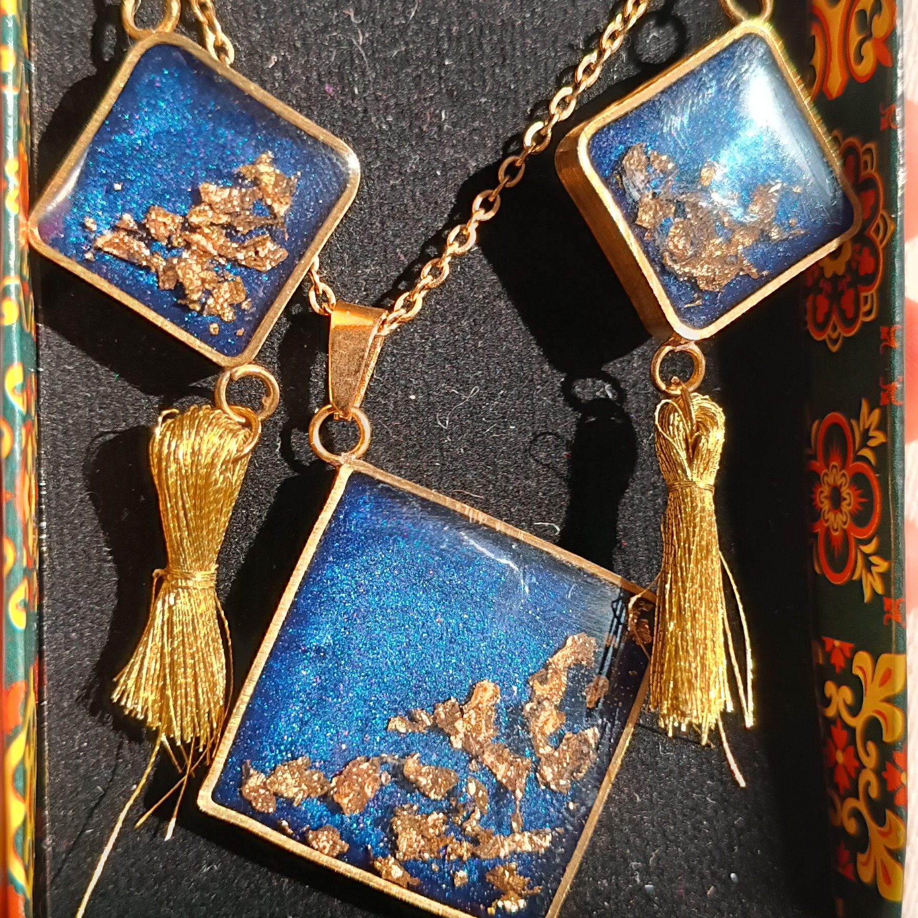 نیم ست رزین سرمه ای طلاکوب(کد203)