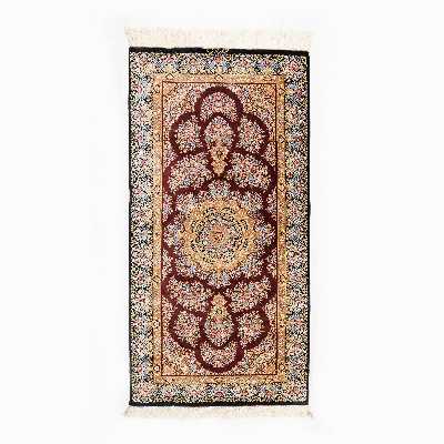 فرش دستباف یک و نیم متری مدل رانر کد ۰۱