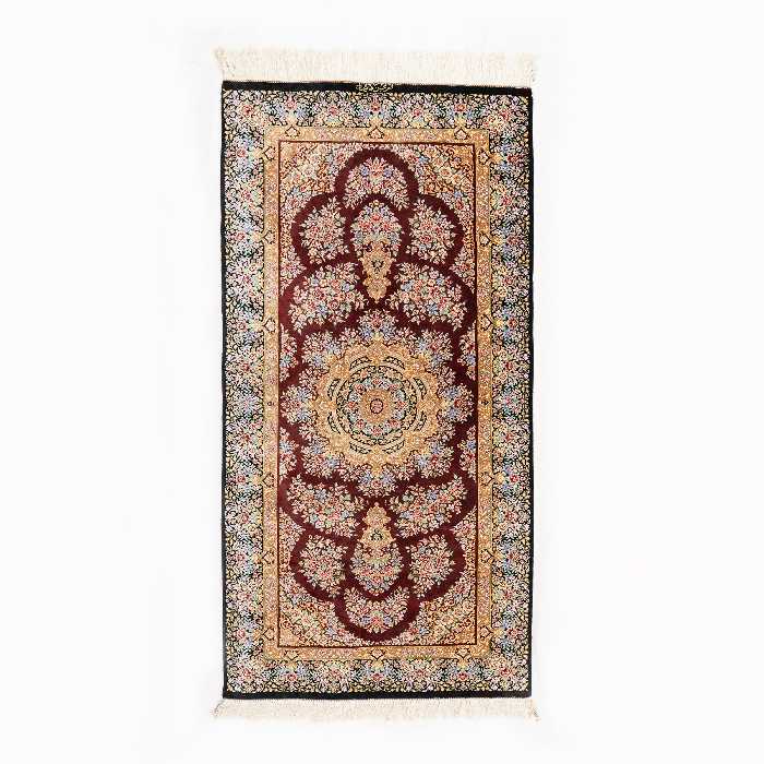 فرش دستباف یک و نیم متری مدل رانر کد ۰۱