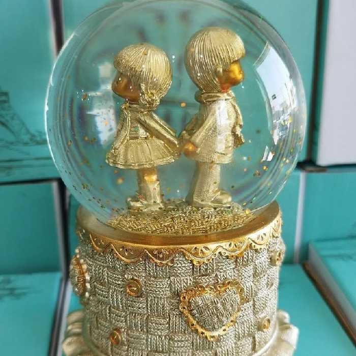 توپ کریستال موزیکال طرح 2 بسیار شکیل و زیبا مناسب هدیه دادن