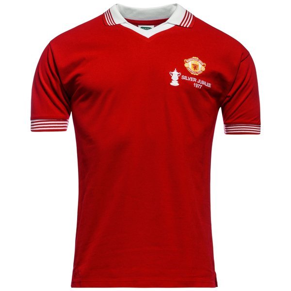 لباس کلاسیک اول منچستر یونایتد 1977