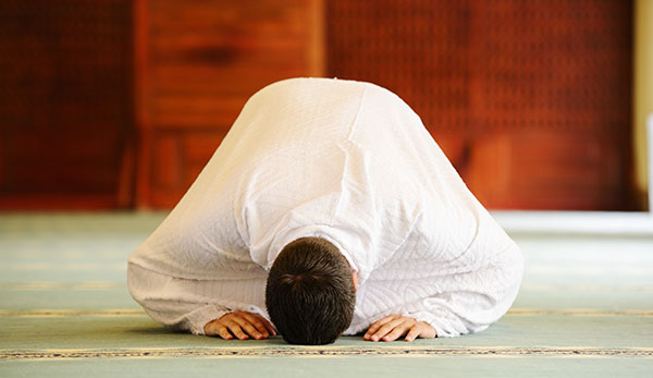 تحقیق نماز و آثار آن