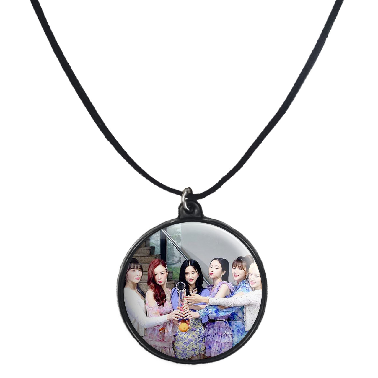 گردنبند پرمانه طرح Apinkگروه موسیقی کد pmb.11991 مدل دو طرفه