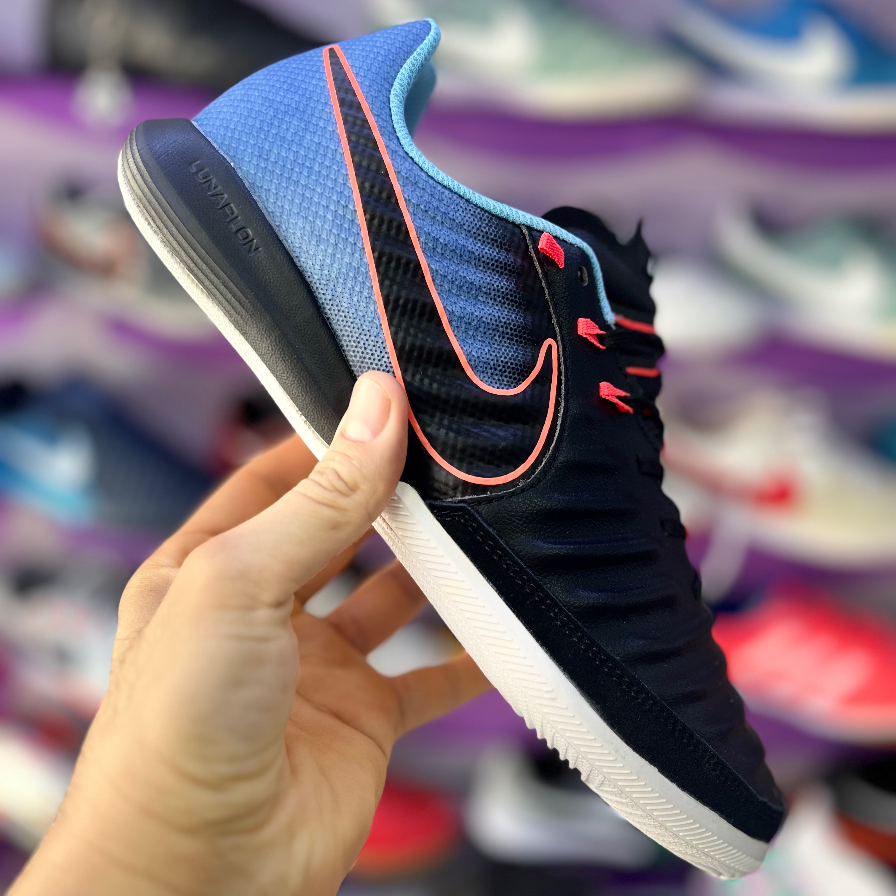 کفش سالنی نایک تمپو فاینال