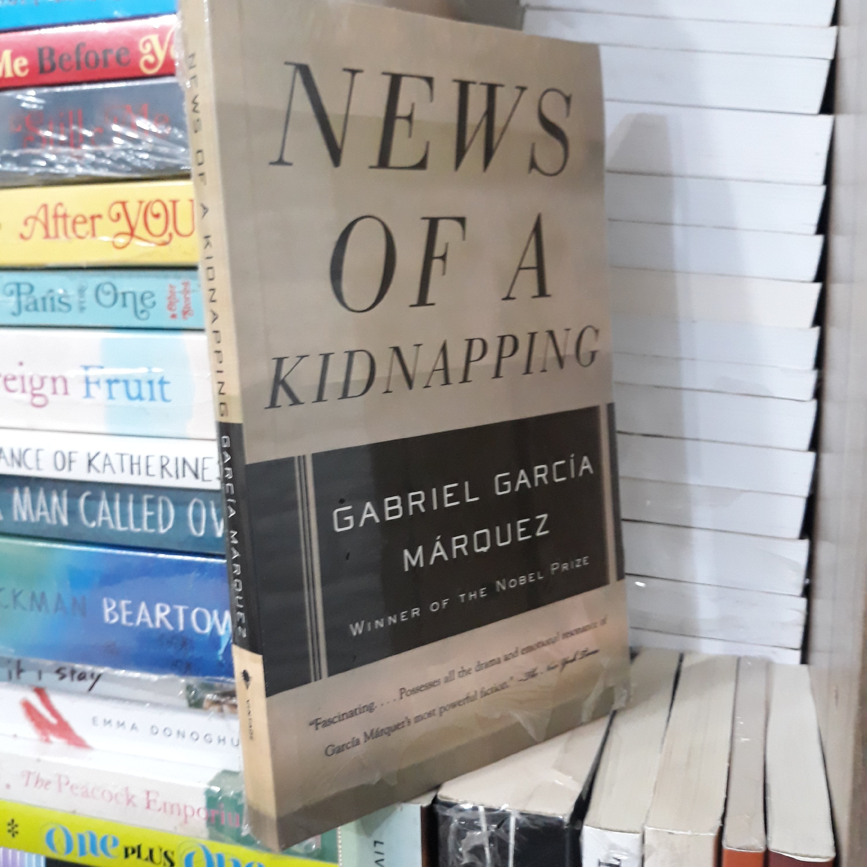 کتاب زبان اصلی News of a Kidnapping - (اخبار یک آدمربایی)