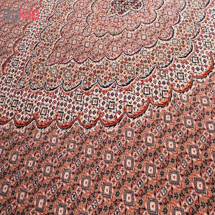 فرش ماشینی زمرد مشهد مدل ریز ماهی زمینه بژ