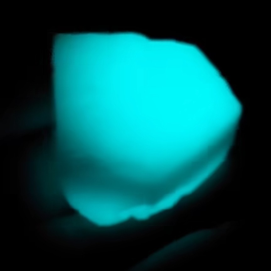 گوهر شب چراغ بسیار زیبا و خوشرنگ مناسب برای ساخت آویز و گردنبند و کلکسیونی و تراش برای نگین انگشتر مردانه و زنانه 