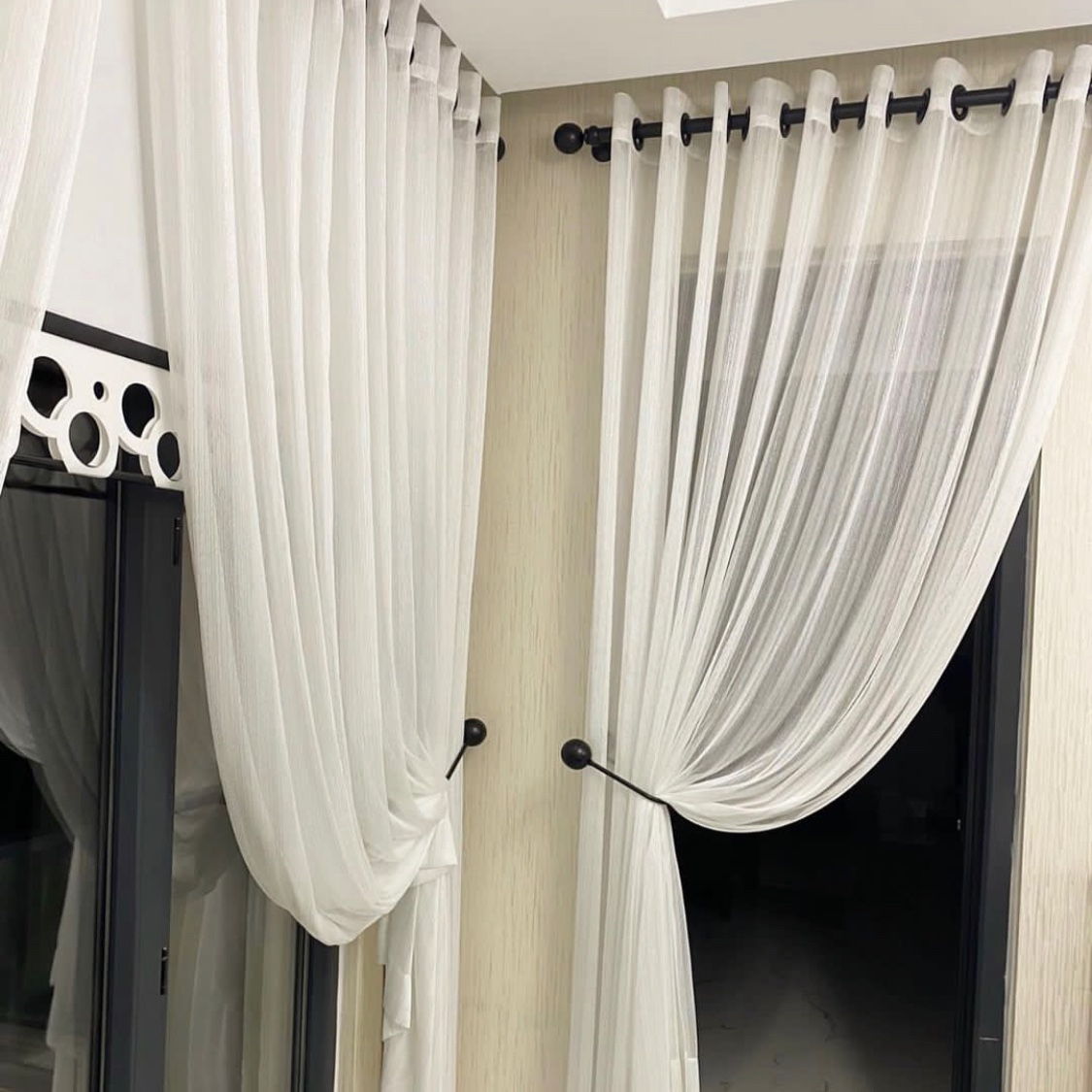 پرده پانچی حریر ترک 4متر  پانچ مشکی در قد280