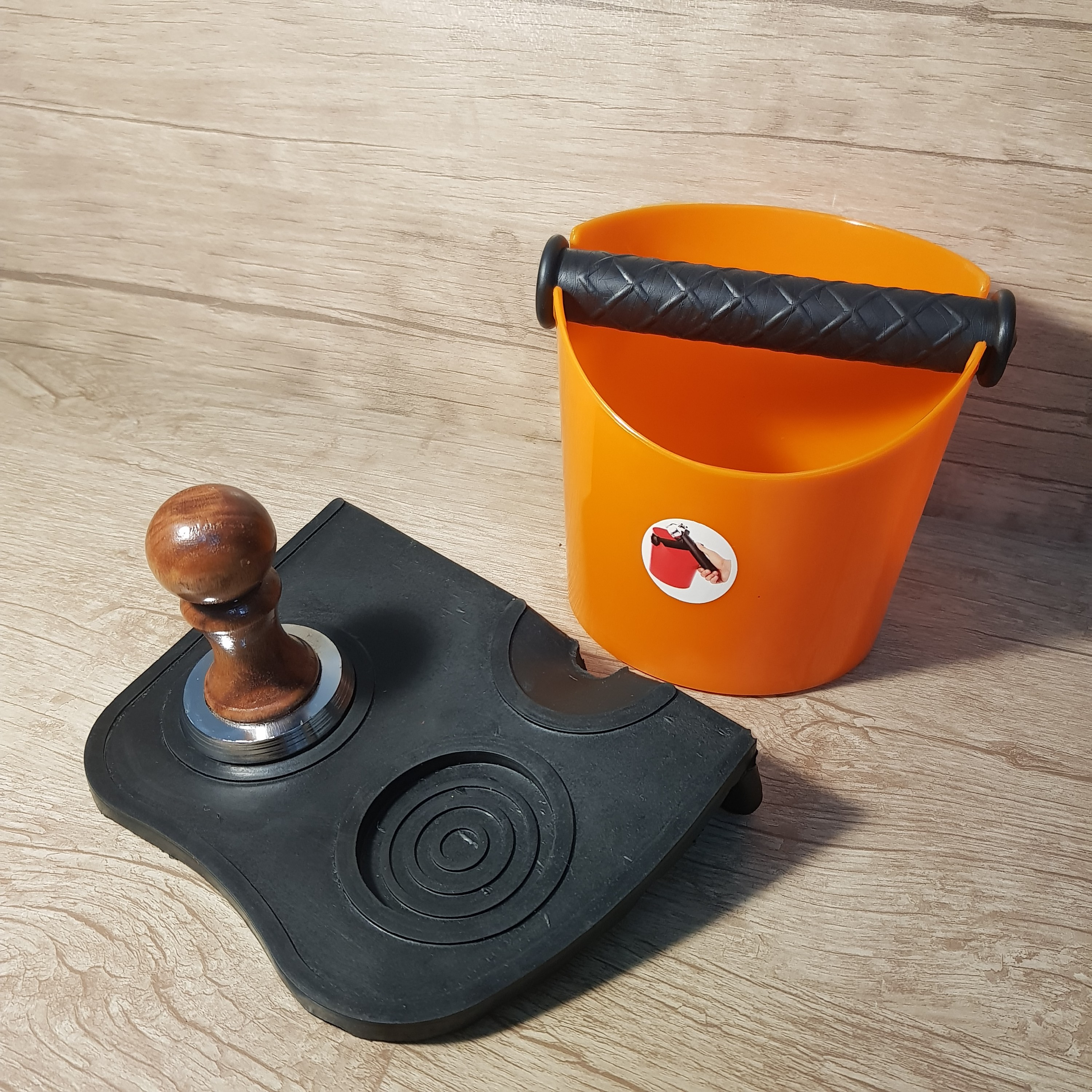 پک3 محصول کاربردی باریستا،تمپر قهوه دسته چوبی،ناک باکس قهوه رنگی،مت تمپر لبه دار تمپر مت سایز 51،53،58رنگ بندی متنوع