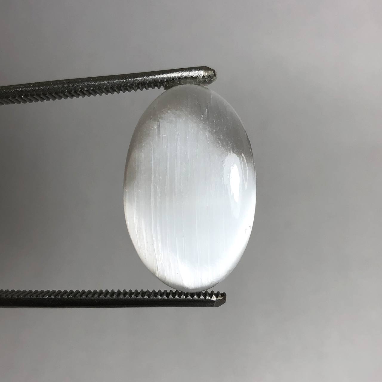 نگین طبیعی سلنیت درجه یک بیضی 240465