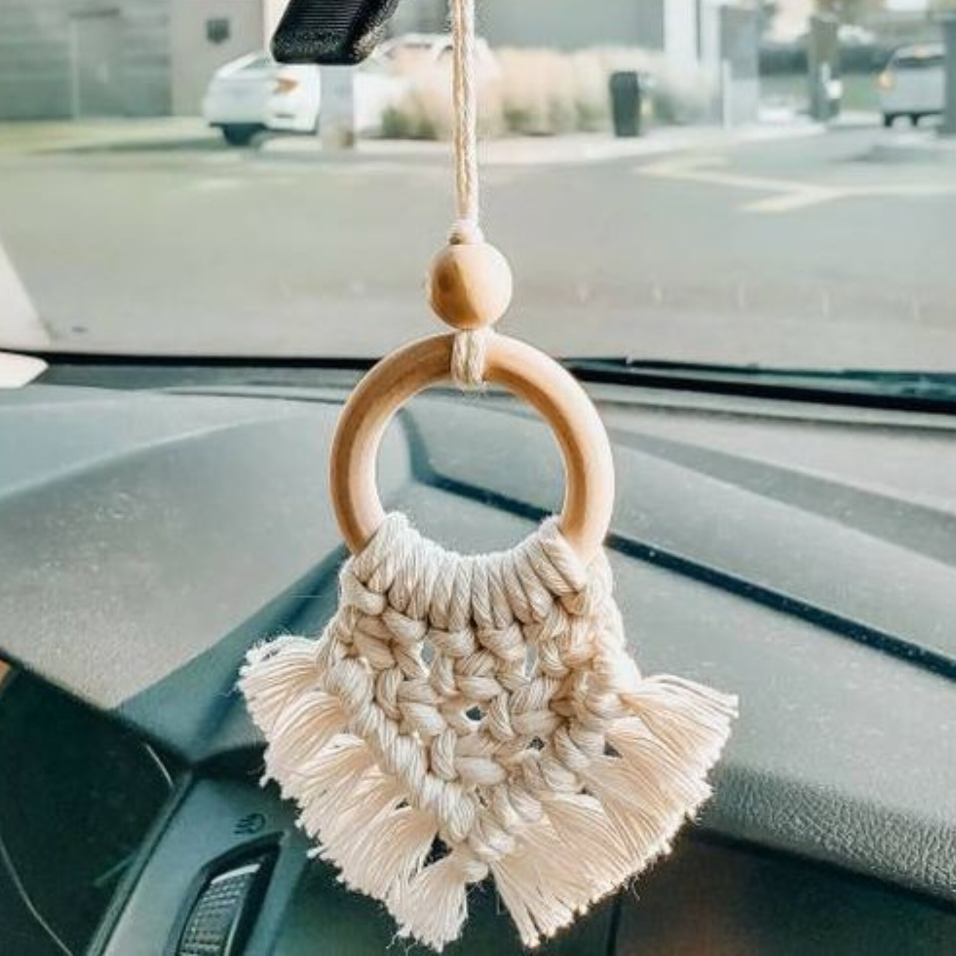 اویز ماشین مکرومه