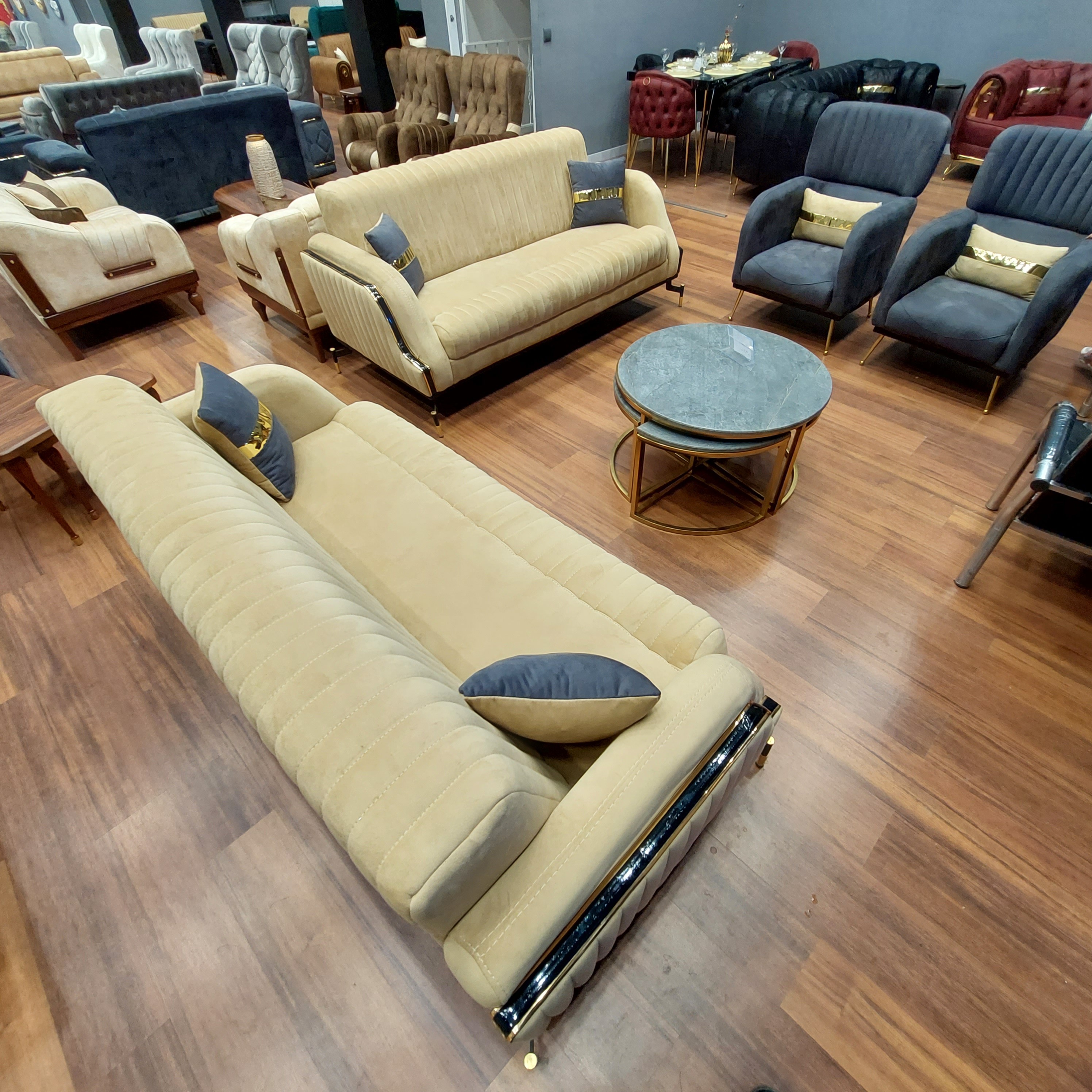 مبل راحتی مدل مادرید،متریال8 نفره،پارچه دیاموند،پایه استیل