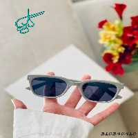 خرید عینک اسپرت برندgentle monster رنگ طوسی617 دارای استاندارد uv400 و فرم کائوچو به همراه کاور و دستمال کد 2415277 - ردگل